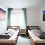 Central & Lovely - For Up To 6 Persons